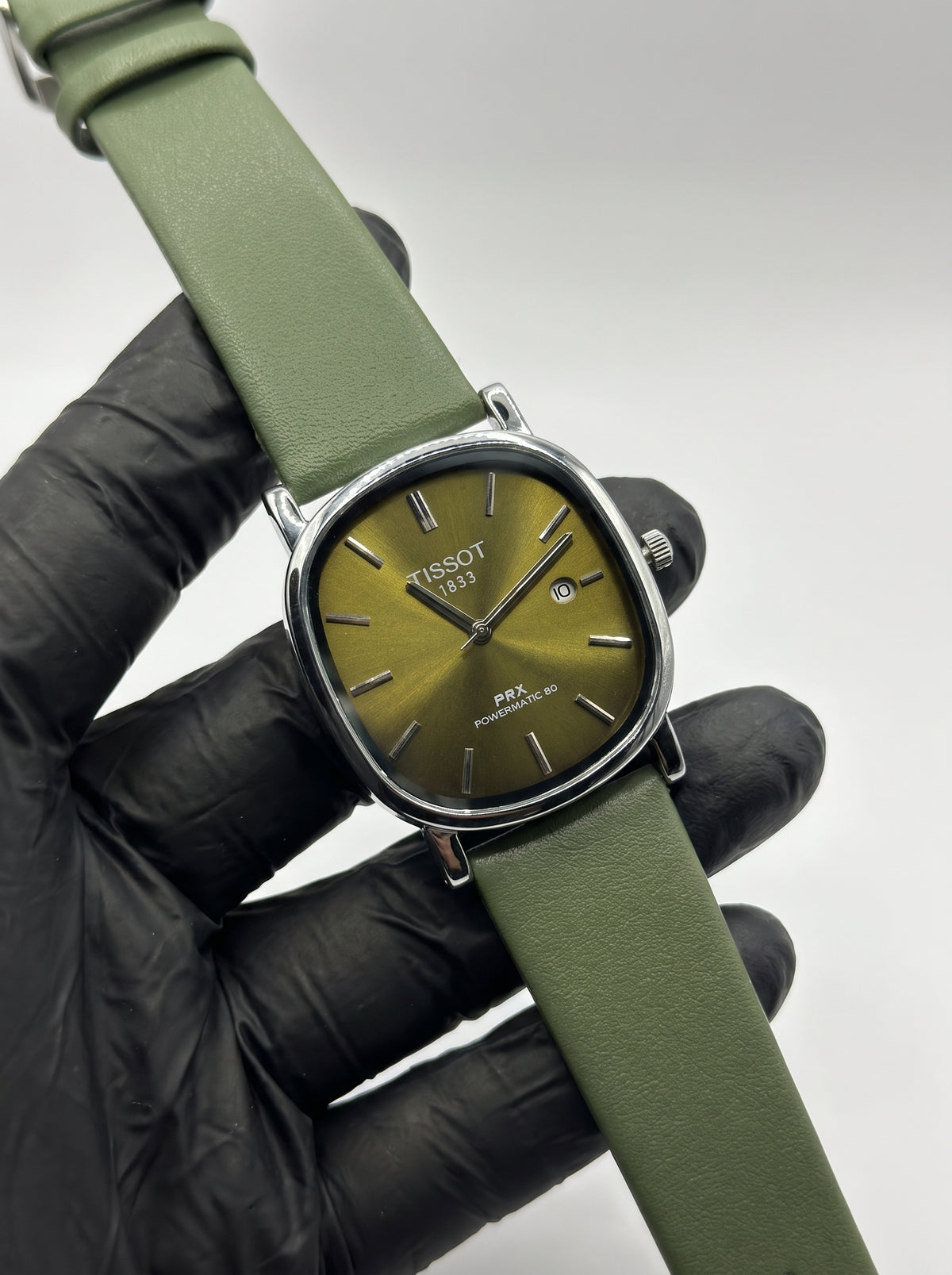 Vintage Olive Green Cushion Case Men’s Watch – Minimalist Sunburst Dial Leather Strap Wristwatch