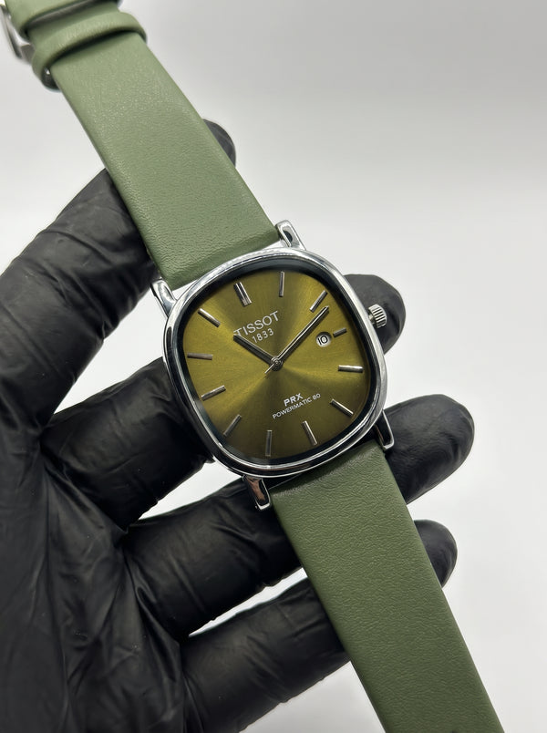 Vintage Olive Green Cushion Case Men’s Watch – Minimalist Sunburst Dial Leather Strap Wristwatch