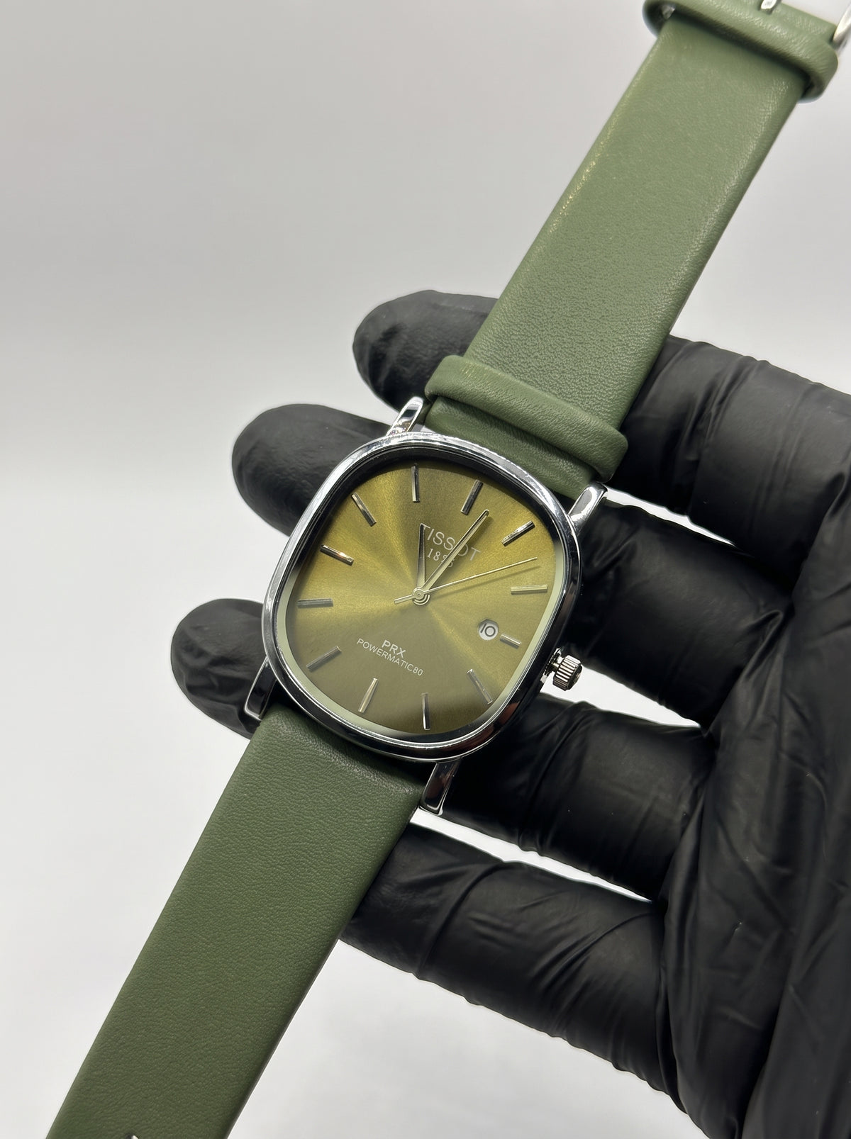 Vintage Olive Green Cushion Case Men’s Watch – Minimalist Sunburst Dial Leather Strap Wristwatch